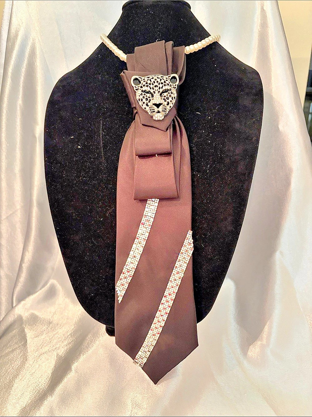 St. Patrick Rhinestone Cat Brooch Tie Necklace Black